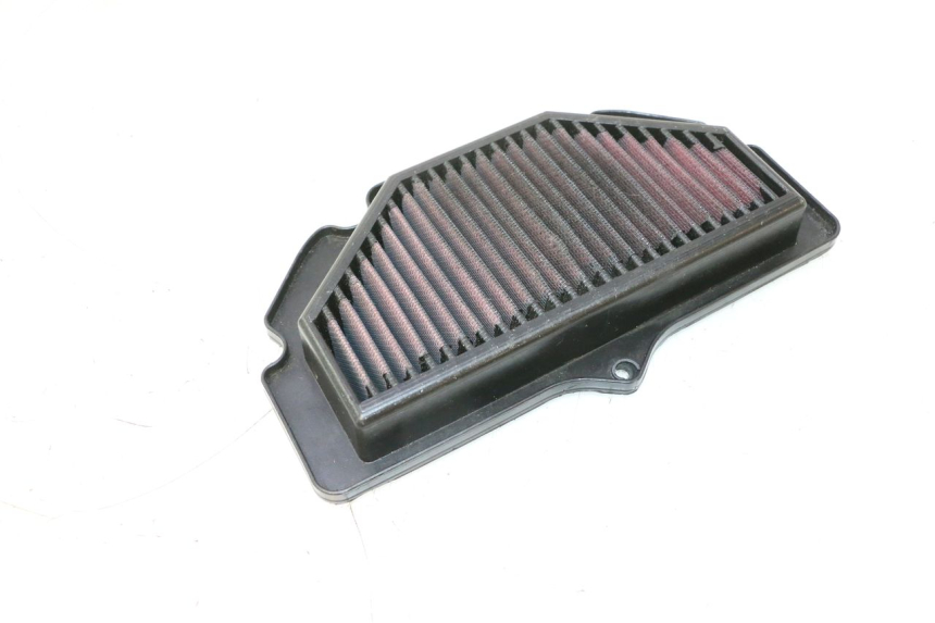 photo de LUCHTFILTER SUZUKI GSR 600 (2005 - 2012) - Andere kijkhoek