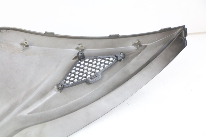 photo de RECHTER ACHTERZIJDE KYMCO AGILITY 16+ 4T 50 (2018 - 2023) - Zoom op componenten