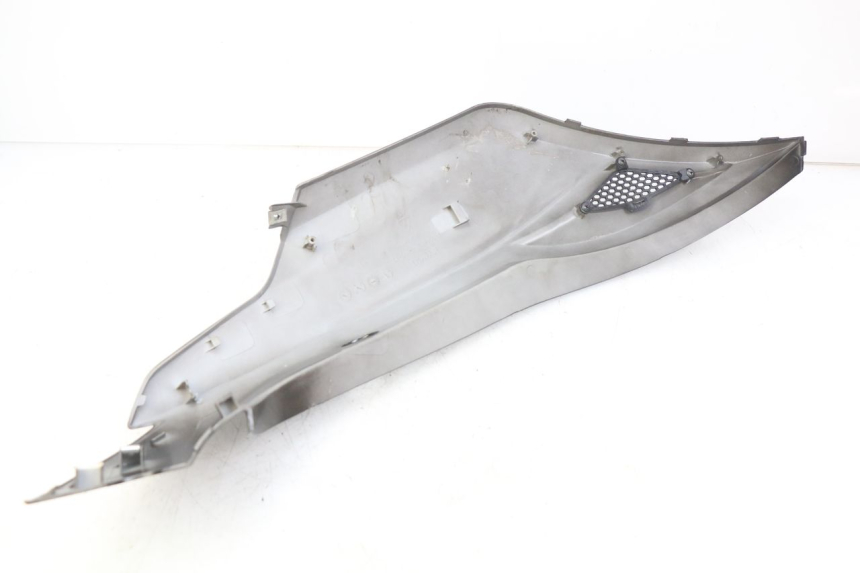 photo de RECHTER ACHTERZIJDE KYMCO AGILITY 16+ 4T 50 (2018 - 2023) - Detailaanzicht