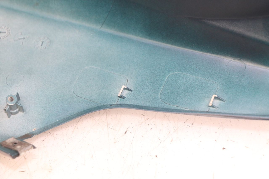 photo de RECHTER ACHTERZIJDE KYMCO AGILITY 16+ 4T 50 (2018 - 2023) - Detail van het onderdeel