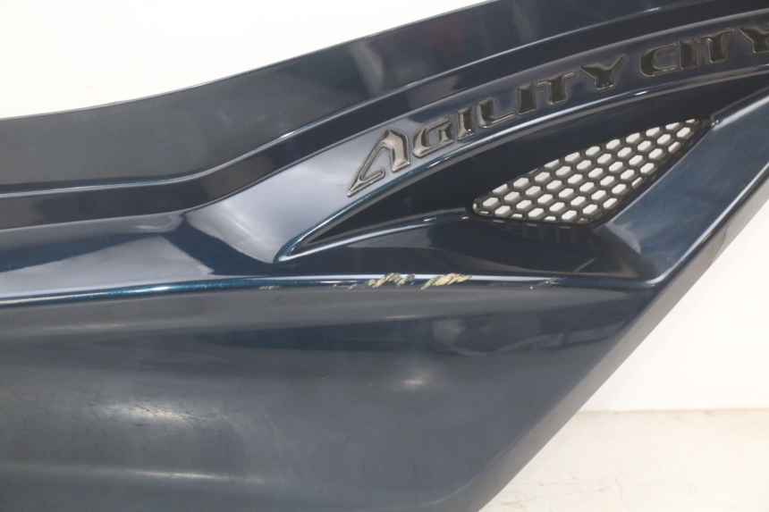 photo de RECHTER ACHTERZIJDE KYMCO AGILITY 16+ 4T 50 (2018 - 2023) - Markeringen en referenties