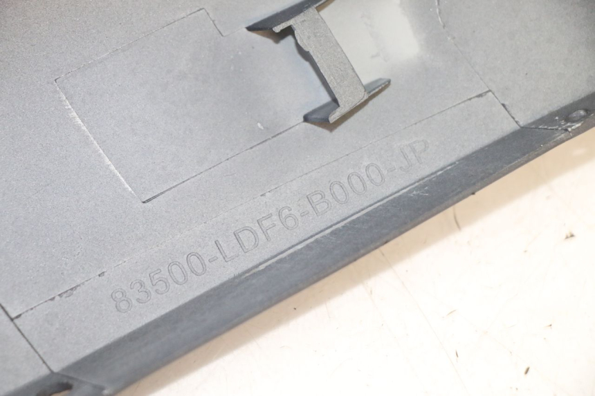 photo de RECHTER ACHTERZIJDE KYMCO AGILITY 4T 50 (2018 - 2022) - Zoom op componenten