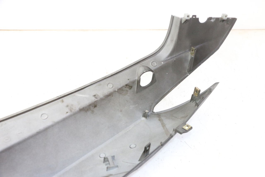 photo de RECHTER ACHTERZIJDE KYMCO AGILITY NAKED RENOUVO 2T 50 (2011 - 2018) - Detail van het onderdeel