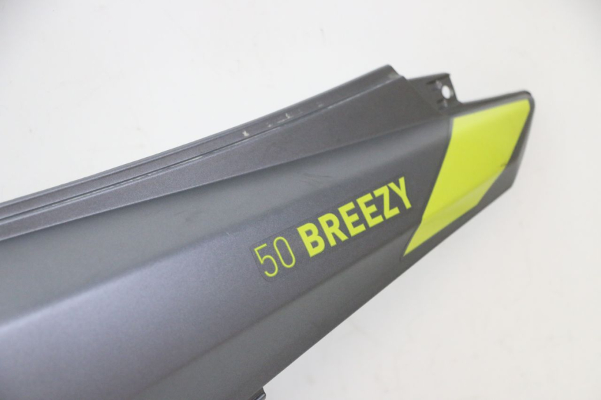 photo de RECHTER ACHTERZIJDE MOTRON BREEZY 4T 50 (2021 - 2025) - Kenmerkende details