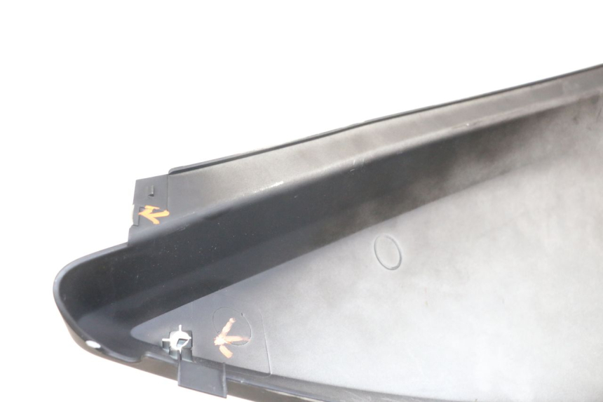 photo de RECHTER ACHTERZIJDE KYMCO DINK STREET ABS 125 (2011 - 2018) - Detail van het onderdeel