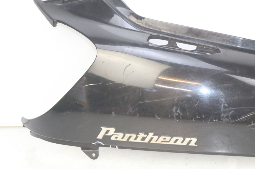 photo de RECHTER ACHTERZIJDE HONDA FES PANTHEON 2T 125 (1998 - 2002) - Kenmerkende details