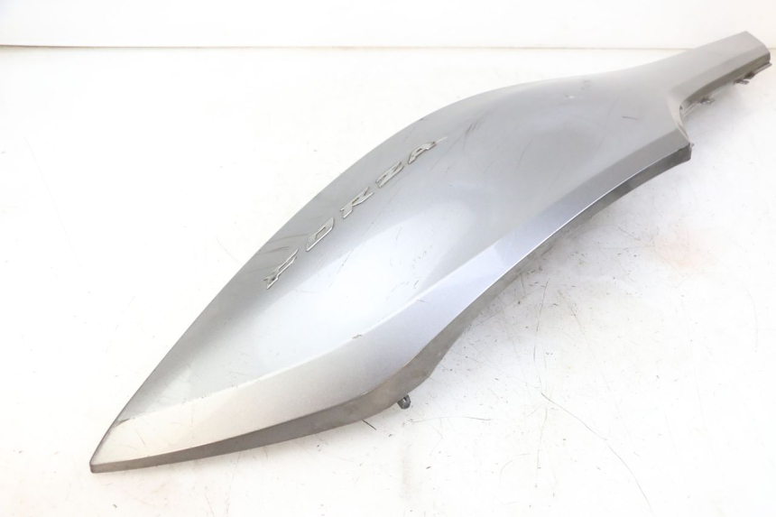 photo de RECHTER ACHTERZIJDE HONDA FORZA ABS 300 (2013 - 2017) - Zoom op componenten