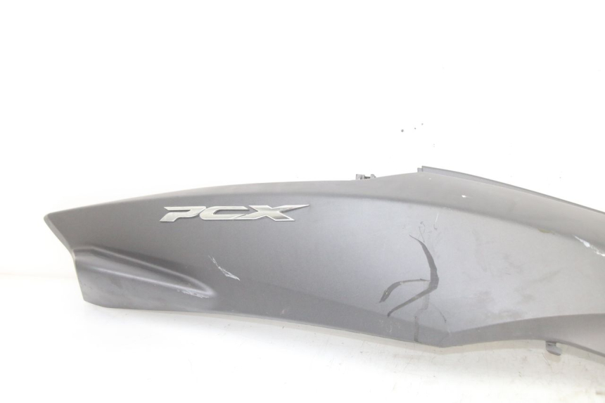 photo de RECHTER ACHTERZIJDE HONDA PCX (JF57/JF64) 125 (2014 - 2018) - Detail van het onderdeel