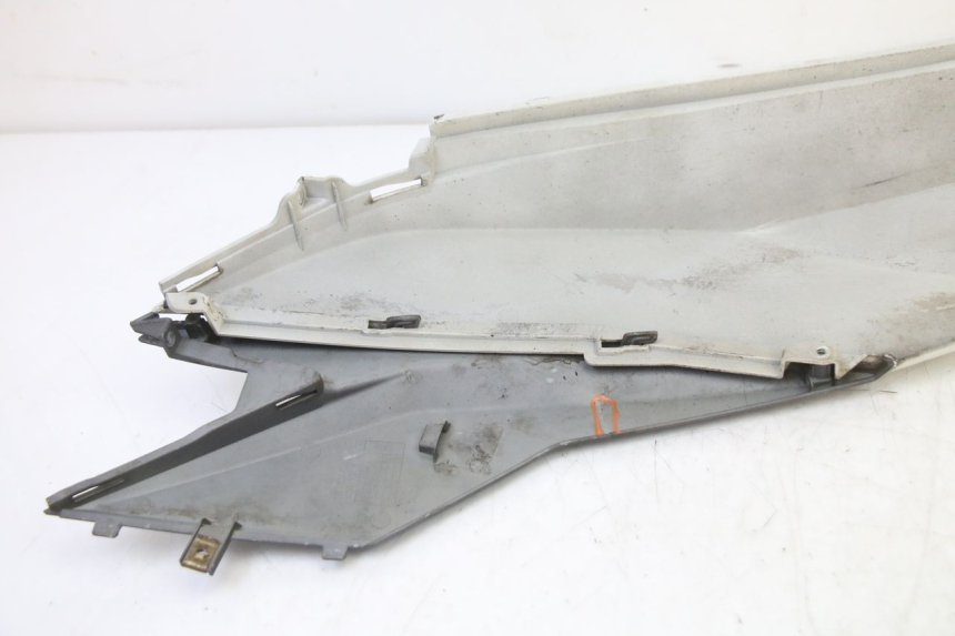 photo de RECHTER ACHTERZIJDE SYM JET 14 4T 50 (2018 - 2022) - Markeringen en referenties