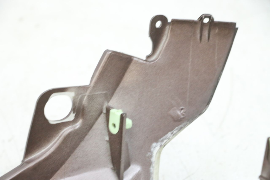 photo de RECHTER ACHTERZIJDE PEUGEOT KISBEE 2T 50 (2010 - 2017) - Markeringen en referenties