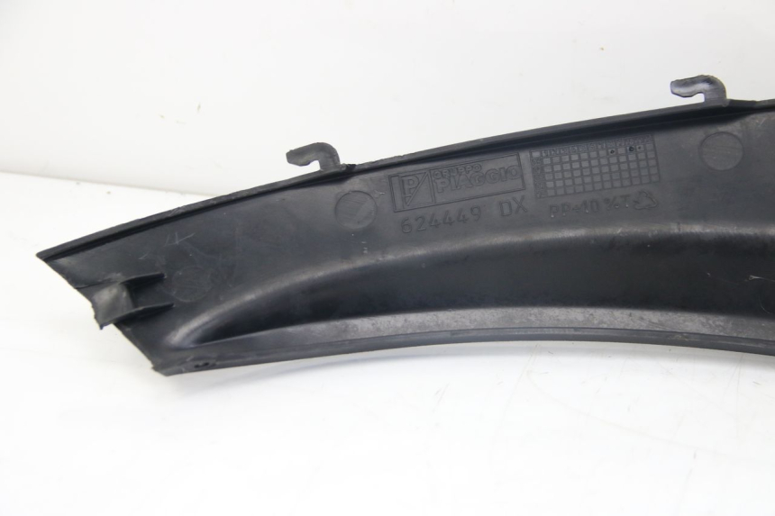 photo de RECHTER ACHTERZIJDE PIAGGIO MP3 125 (2006 - 2014) - Markeringen en referenties