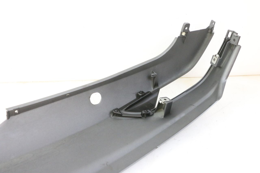 photo de RECHTER ACHTERZIJDE PIAGGIO MP3 500 (2014 - 2017) - Bevestigingspunten