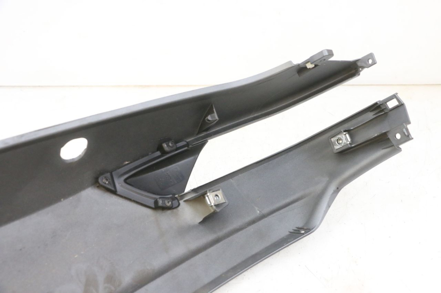 photo de RECHTER ACHTERZIJDE PIAGGIO MP3 500 (2016 - 2018) - Detail van het onderdeel