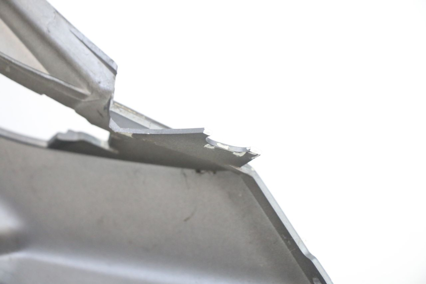 photo de RECHTER ACHTERZIJDE PEUGEOT SATELIS 125 (2013 - 2018) - Zoom op componenten