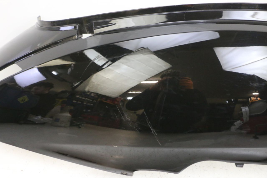 photo de RECHTER ACHTERZIJDE EFUN PUSA 1 - Kenmerkende details