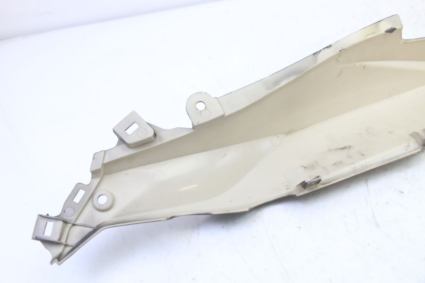 photo de RECHTER ACHTERZIJDE MAG POWER R-STREET 50 (2016 - 2025) - Bevestigingspunten