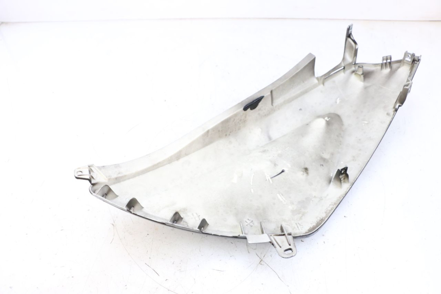 photo de RECHTER ACHTERZIJDE JM MOTORS SANTANA 50 (2014 - 2023) - Bevestigingspunten