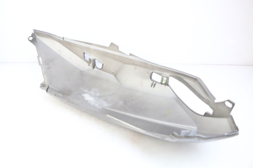 photo de RECHTER ACHTERZIJDE PEUGEOT SATELIS 125 (2010 - 2012) - Andere kijkhoek