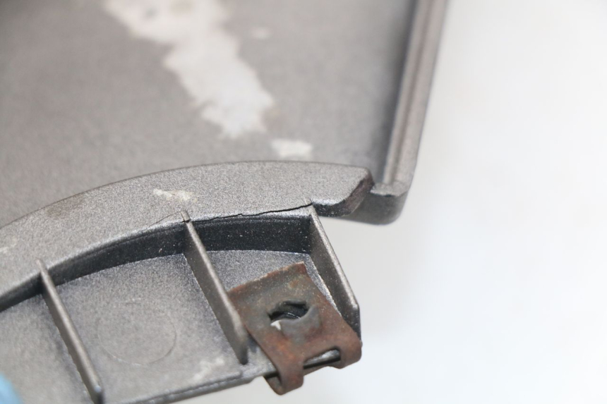 photo de RECHTER ACHTERZIJDE MBK SKYLINER 125 (2004 - 2007) - Detail van het onderdeel