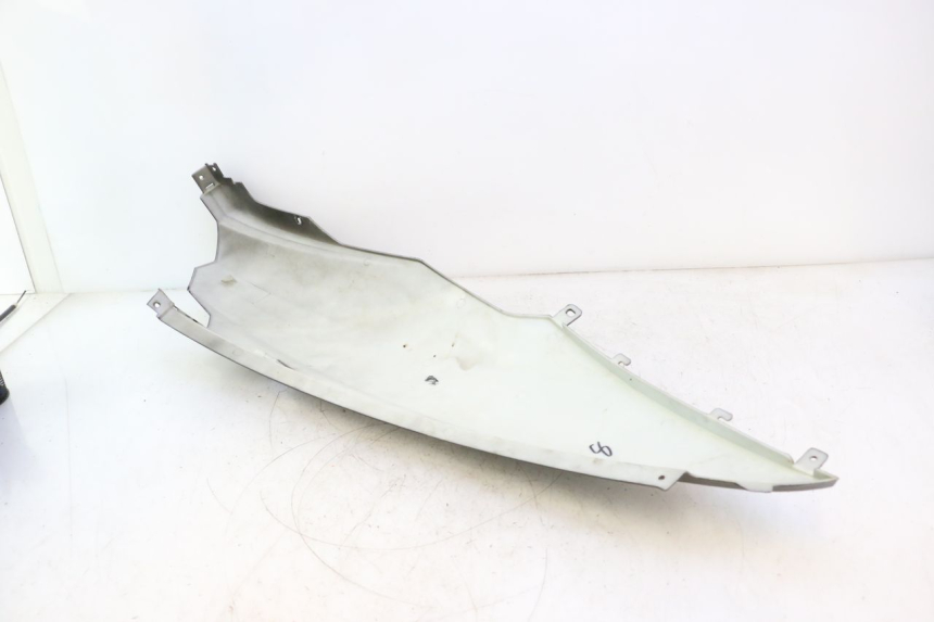 photo de RECHTER ACHTERZIJDE RAZZO STEED 125 (2012 - 2018) - Detail van het onderdeel