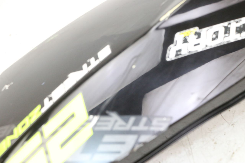 photo de RECHTER ACHTERZIJDE PEUGEOT STREETZONE I NAKED 2T 50 (2018 - 2020) - Markeringen en referenties