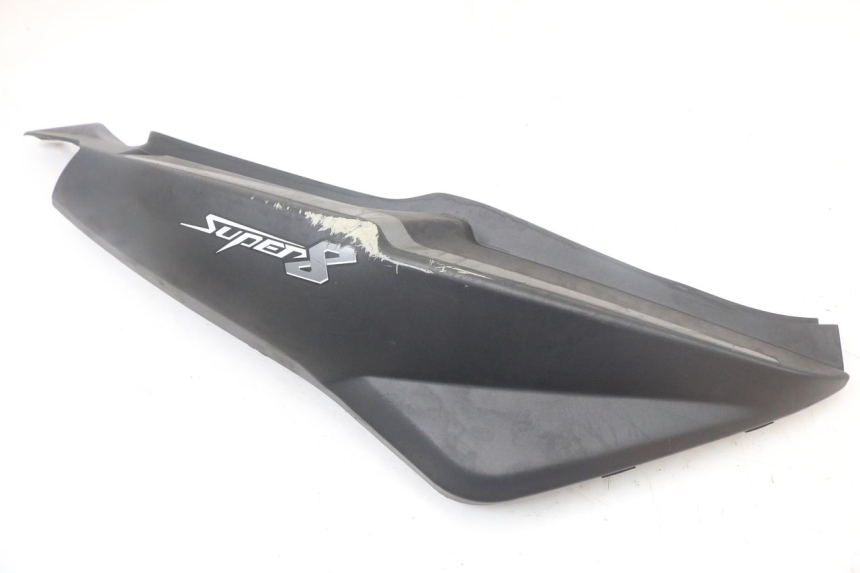 photo de RECHTER ACHTERZIJDE KYMCO SUPER 8 4T 50 (2018 - 2020) - Detail van het onderdeel