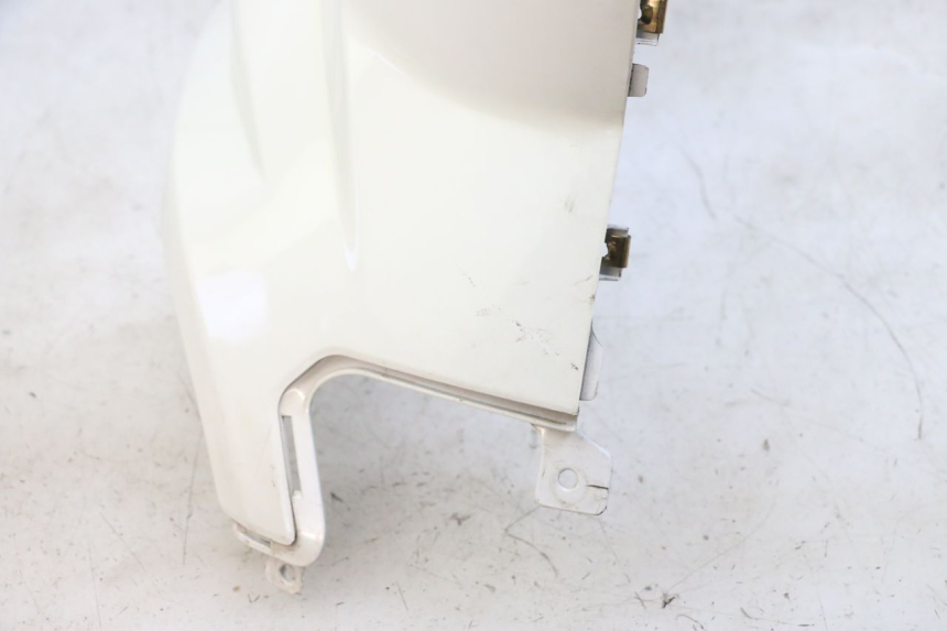 photo de RECHTER ACHTERZIJDE PEUGEOT TWEET PRO EFI 4T 50 (2021 - 2022) - Kenmerkende details