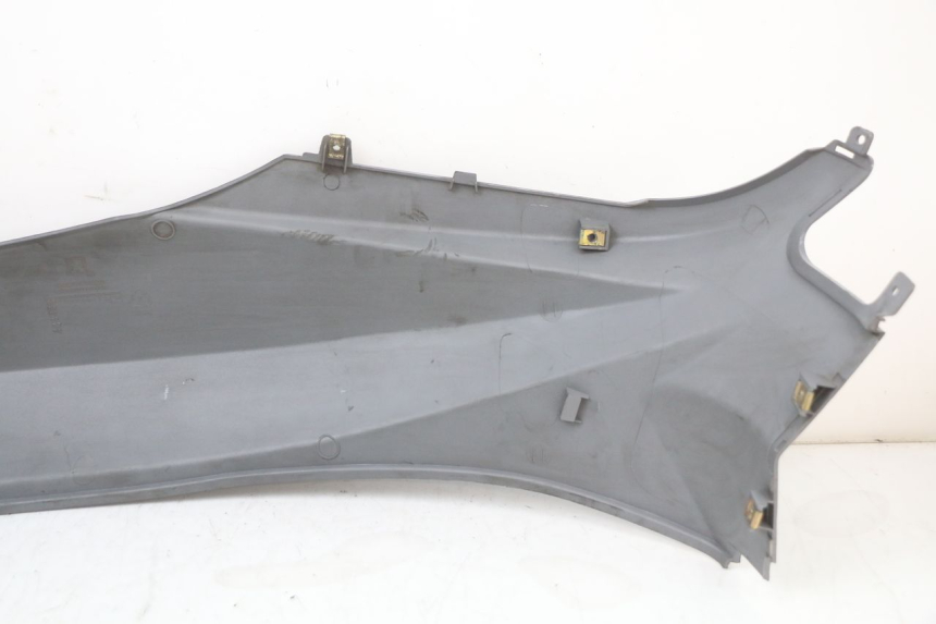 photo de RECHTER ACHTERZIJDE PEUGEOT TWEET 125 (2018 - 2021) - Bevestigingspunten