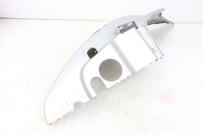 photo de LINKER ACHTERZIJDE PANEL KYMCO AGILITY 4T 50 (2005 - 2018) - Kenmerkende details