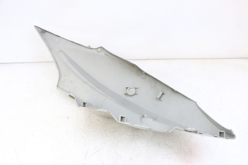 photo de LINKER ACHTERZIJDE PANEL KYMCO AGILITY 4T 50 (2018 - 2022) - Bevestigingspunten