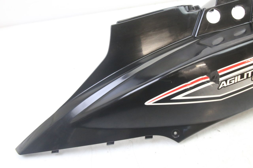 photo de LINKER ACHTERZIJDE PANEL KYMCO AGILITY 4T 50 (2005 - 2018) - Detail van het onderdeel