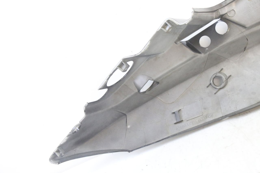 photo de LINKER ACHTERZIJDE PANEL KYMCO AGILITY 4T 50 (2005 - 2018) - Bevestigingspunten