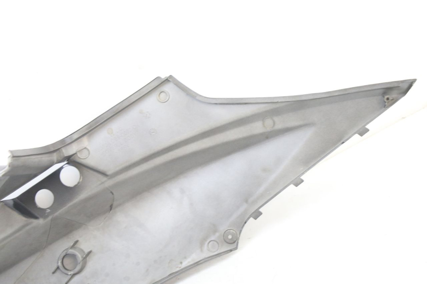 photo de LINKER ACHTERZIJDE PANEL KYMCO AGILITY 4T 50 (2005 - 2018) - Staat van het oppervlak