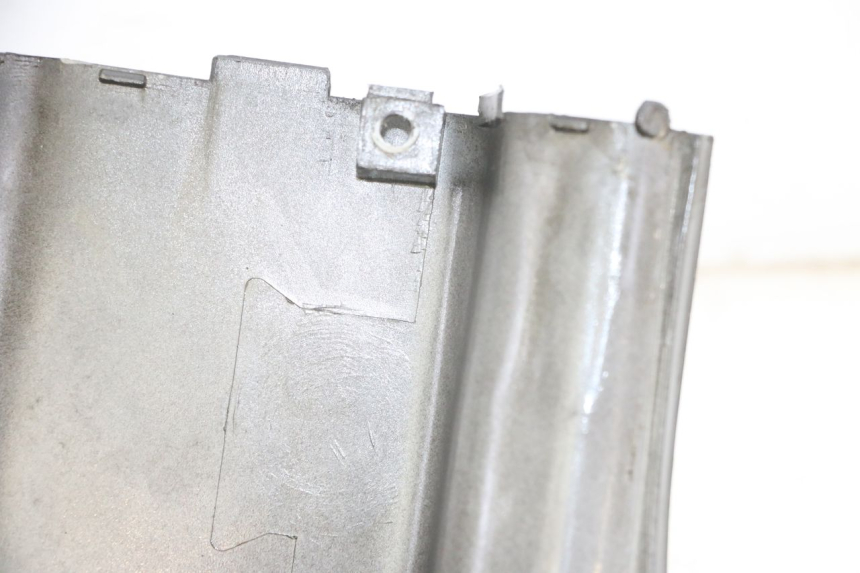 photo de LINKER ACHTERZIJDE PANEL KYMCO AGILITY 4T 50 (2005 - 2018) - Zoom op gebruiksstaat