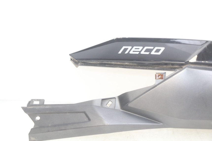 photo de LINKER ACHTERZIJDE PANEL NECO ALEXONE 125 (2017 - 2024) - Detailaanzicht