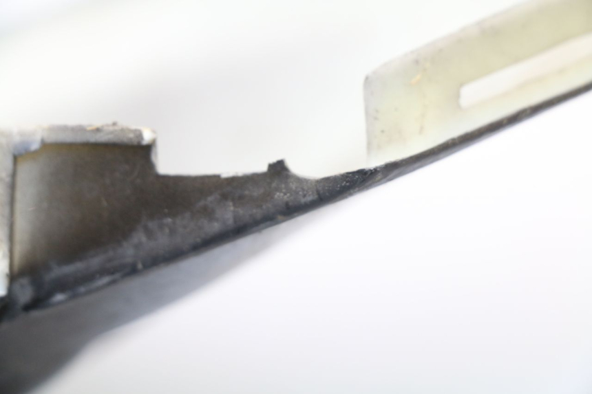 photo de LINKER ACHTERZIJDE PANEL JONWAY AZTRAL 125 (2008 - 2017) - Detail van het onderdeel