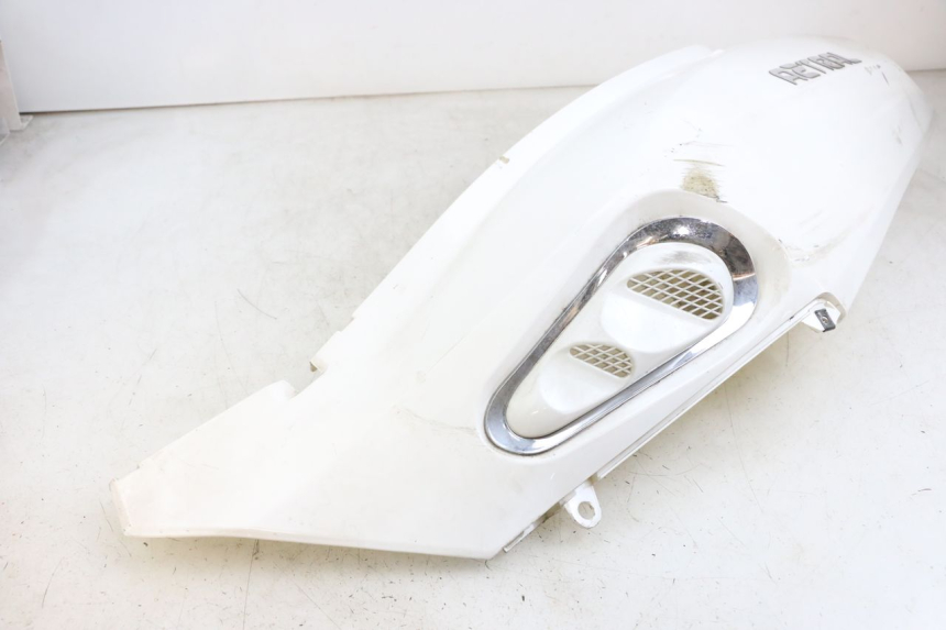 photo de LINKER ACHTERZIJDE PANEL JONWAY AZTRAL 125 (2008 - 2017) - Kenmerkende details