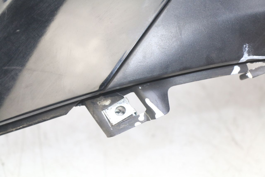 photo de LINKER ACHTERZIJDE PANEL PIAGGIO BEVERLY 125 (2010 - 2015) - Bevestigingspunten