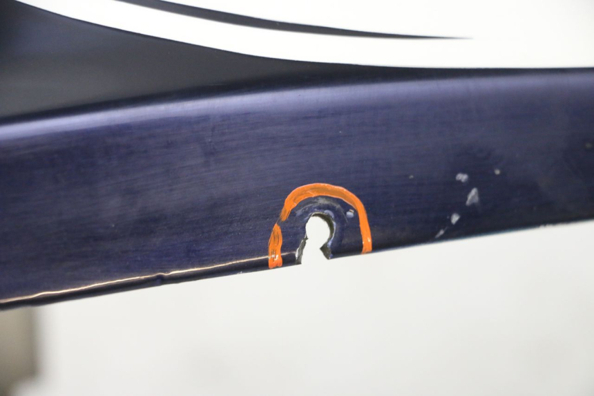 photo de LINKER ACHTERZIJDE PANEL HONDA CBR RR FIREBLADE 900 (1992 - 1994) - Bevestigingspunten