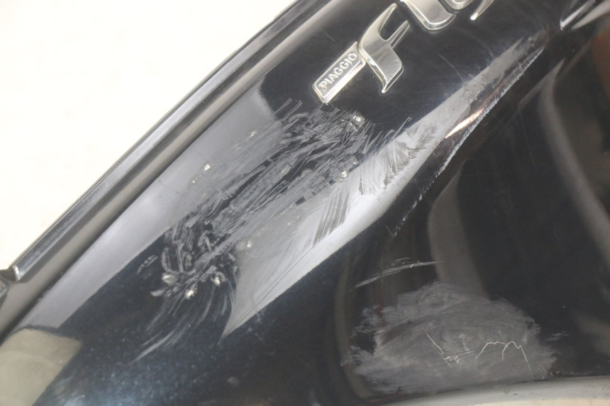 photo de LINKER ACHTERZIJDE PIAGGIO FLY 4T 50 (2013 - 2017) - Bevestigingspunten