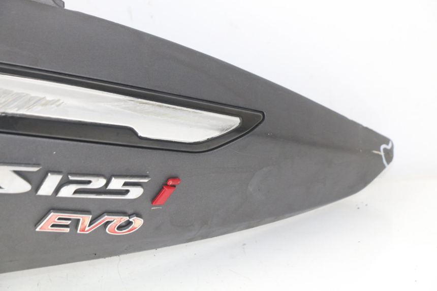 photo de LINKER ACHTERZIJDE PANEL SYM GTS EVO 125 (2009 - 2013) - Alternatieve hoek