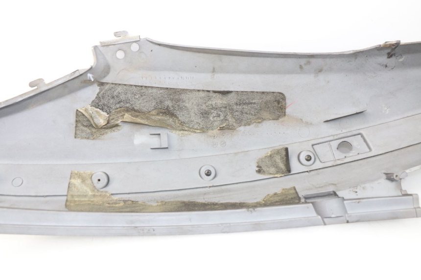 photo de LINKER ACHTERZIJDE PANEL SYM GTS EVO 125 (2009 - 2013) - Andere kijkhoek