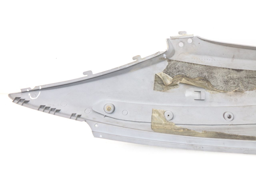 photo de LINKER ACHTERZIJDE PANEL SYM GTS EVO 125 (2009 - 2013) - Technische close-up