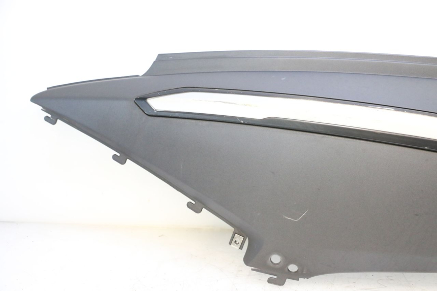 photo de LINKER ACHTERZIJDE PANEL SYM GTS EVO 125 (2009 - 2013) - Detail van het onderdeel