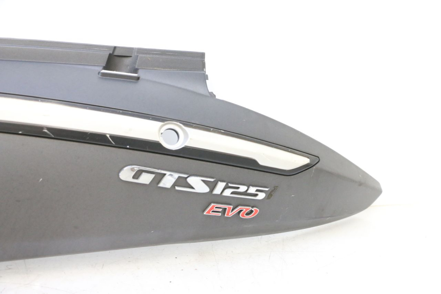 photo de LINKER ACHTERZIJDE PANEL SYM GTS EVO 125 (2009 - 2013) - Zoom op gebruiksstaat