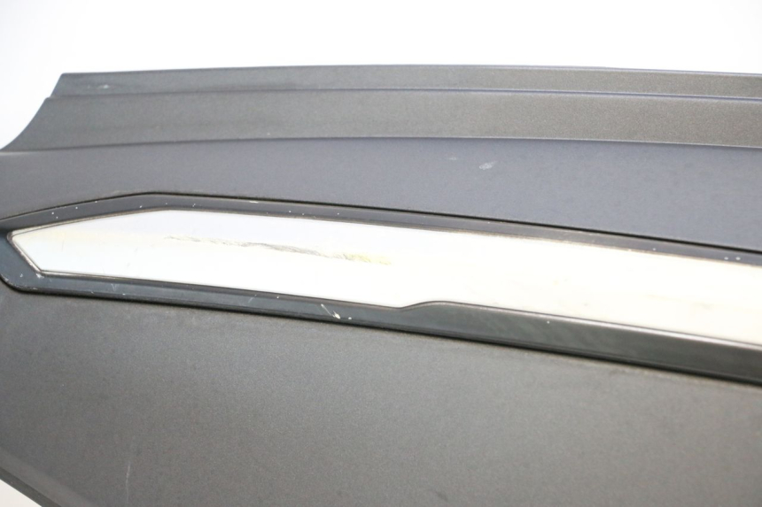 photo de LINKER ACHTERZIJDE PANEL SYM GTS EVO 125 (2009 - 2013) - Andere kijkhoek