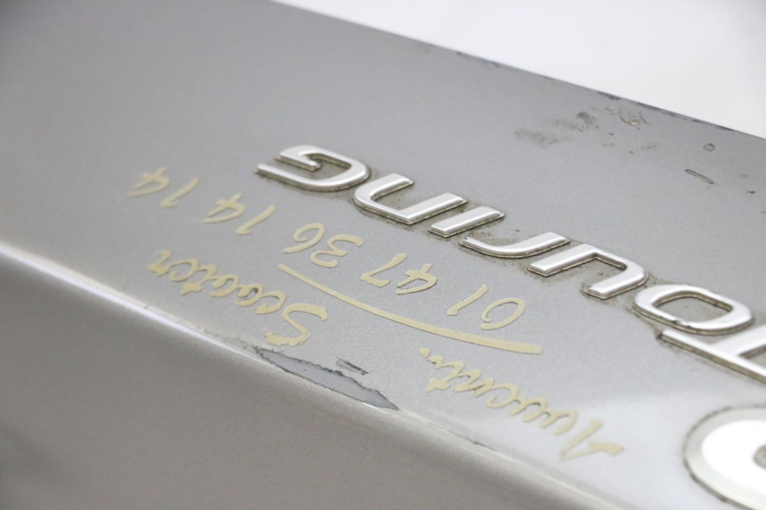 photo de LINKER ACHTERZIJDE PANEL PIAGGIO MP3 LT 300 (2010 - 2016) - Zoom op gebruiksstaat