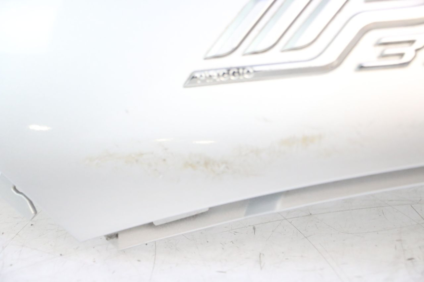 photo de LINKER ACHTERZIJDE PANEL PIAGGIO MP3 LT 300 (2010 - 2016) - Kenmerkende details