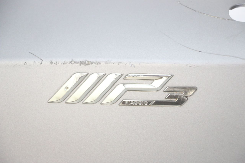 photo de LINKER ACHTERZIJDE PIAGGIO MP3 500 (2014 - 2017) - Focus op structuur