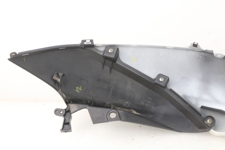 photo de LINKER ACHTERZIJDE PANEL MBK MW TRYPTIK 125 (2017 - 2022) - Technische close-up